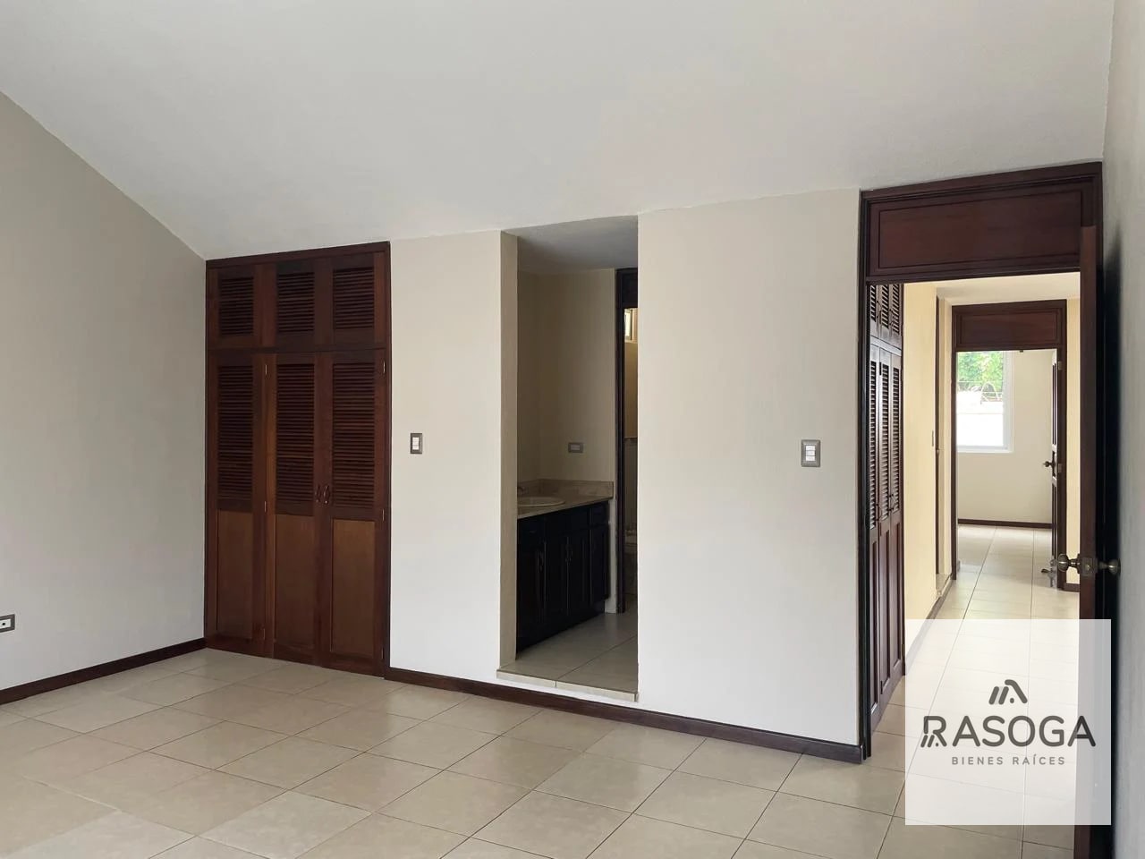 VENDO BELLA CASA ENTRADA OLMECA DE OPORTUNIDAD G A N G A MUDATE YA!! POR TRASLADO — Casa en Venta en km 16-20, Carretera a El Salvador, Guatemala, Ciudad — foto 7 de 9