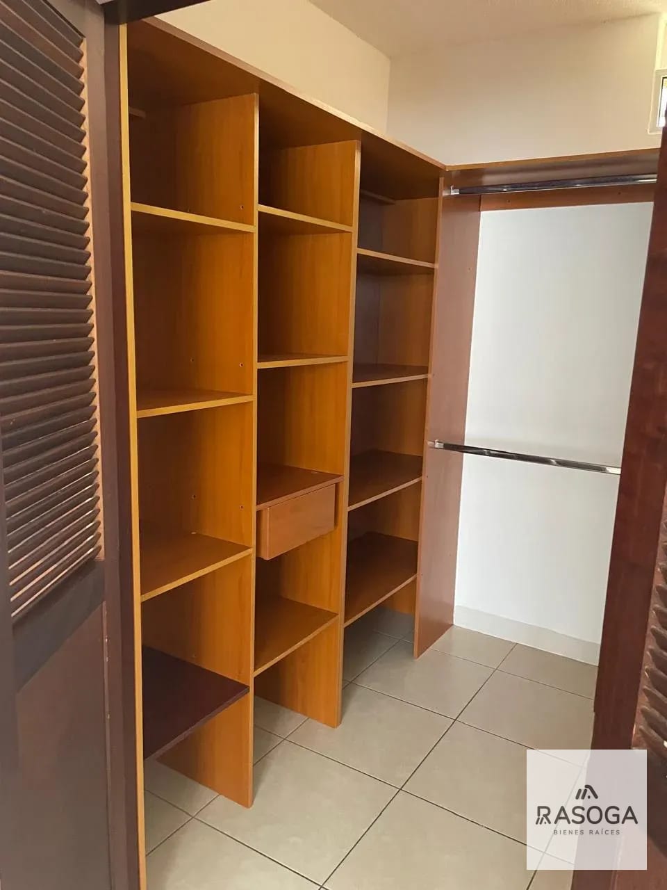 VENDO BELLA CASA ENTRADA OLMECA DE OPORTUNIDAD G A N G A MUDATE YA!! POR TRASLADO — Casa en Venta en km 16-20, Carretera a El Salvador, Guatemala, Ciudad — foto 8 de 9