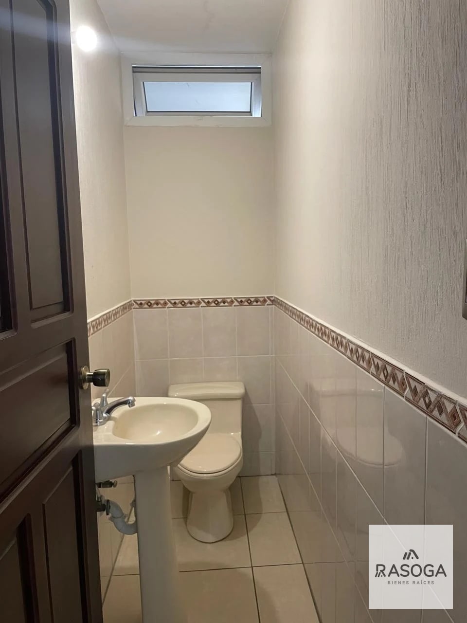 VENDO BELLA CASA ENTRADA OLMECA DE OPORTUNIDAD G A N G A MUDATE YA!! POR TRASLADO — Casa en Venta en km 16-20, Carretera a El Salvador, Guatemala, Ciudad — foto 9 de 9
