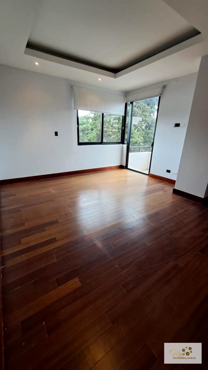 🏢 Renta de amplio apartamento — Edificio Oakland, Zona 10 — Apartamento en Alquiler en Zona 10, Guatemala, Ciudad — foto 3 de 17
