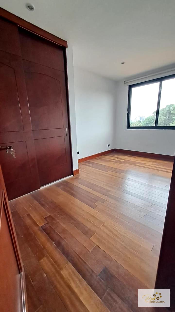 🏢 Renta de amplio apartamento — Edificio Oakland, Zona 10 — Apartamento en Alquiler en Zona 10, Guatemala, Ciudad — foto 6 de 17