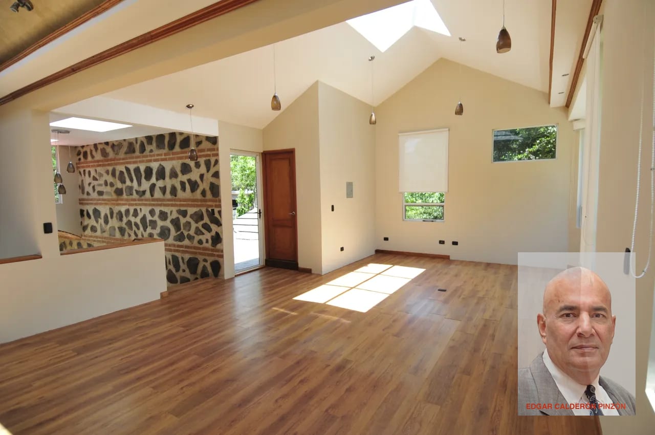 Casa Contemporánea de 2 Niveles con Piscina en Sacatepéquez — Casa en Venta en Santiago Sacatepéquez, Sacatepéquez — foto 13 de 17