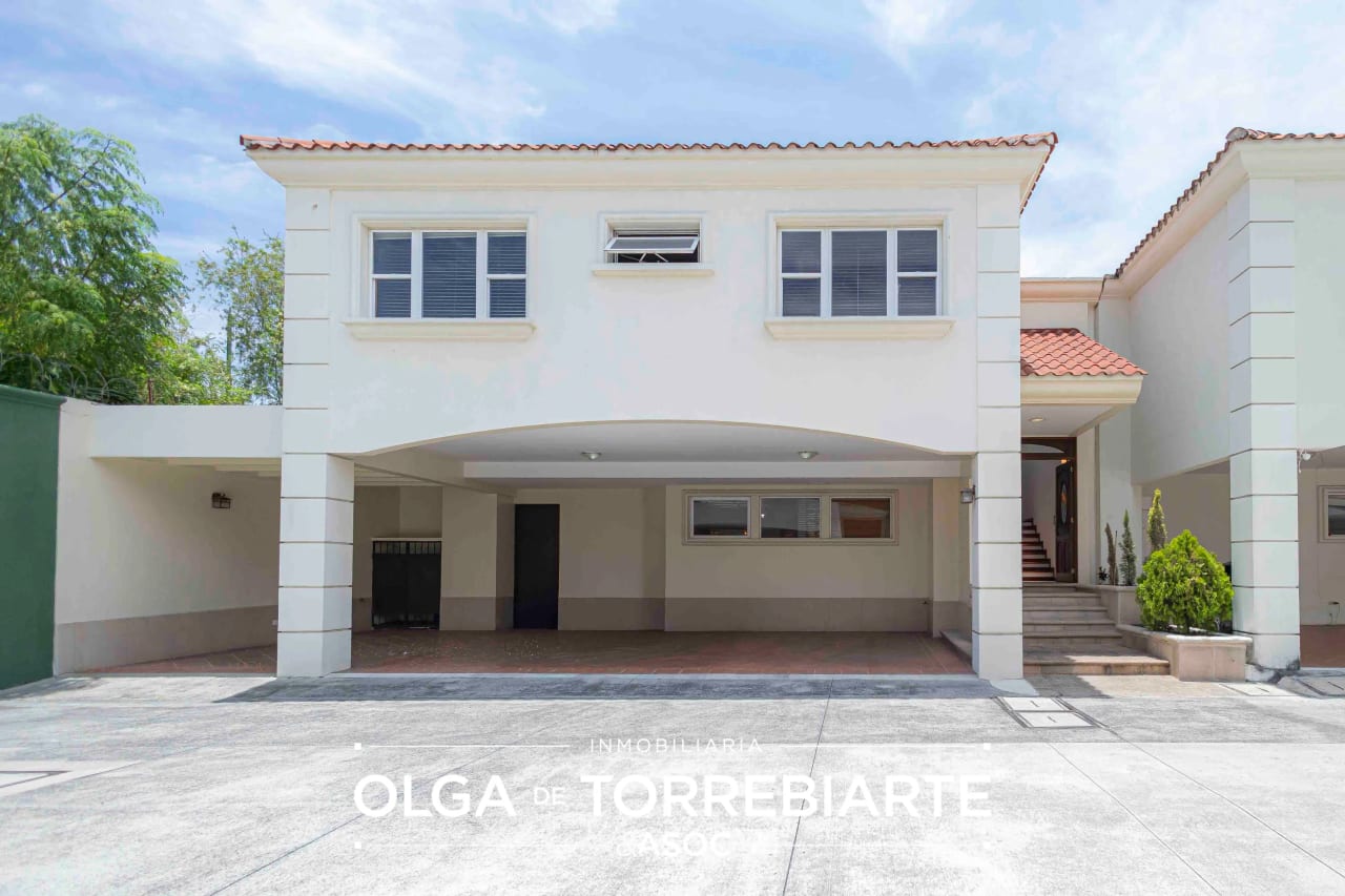 Casa en Condominio Portal del Cortijo, Zona 10 — Casa en Alquiler en Zona 10, Guatemala, Ciudad — foto 1 de 17