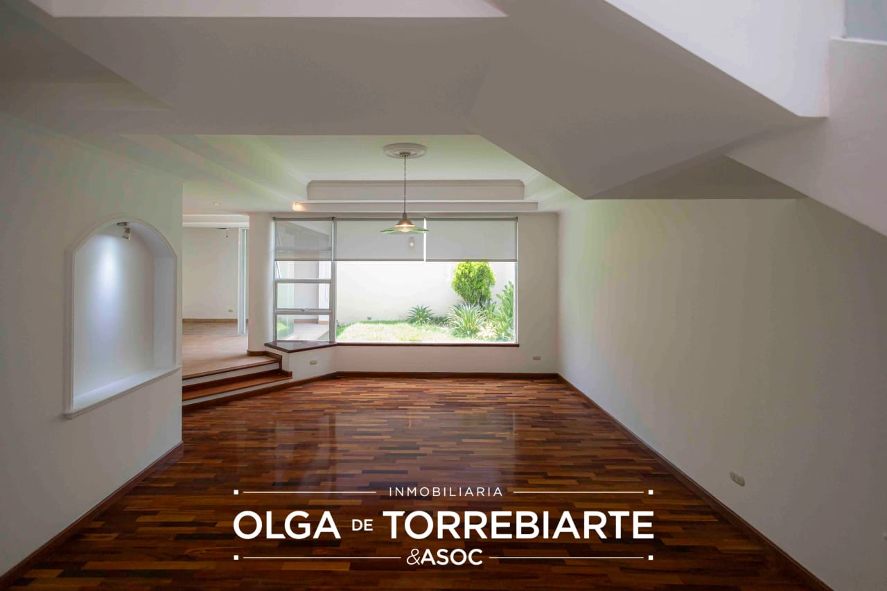 Casa en Condominio Portal del Cortijo, Zona 10 — Casa en Alquiler en Zona 10, Guatemala, Ciudad — foto 3 de 17