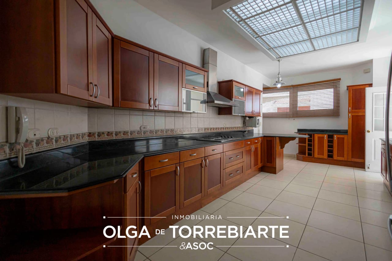 Casa en Condominio Portal del Cortijo, Zona 10 — Casa en Alquiler en Zona 10, Guatemala, Ciudad — foto 10 de 17