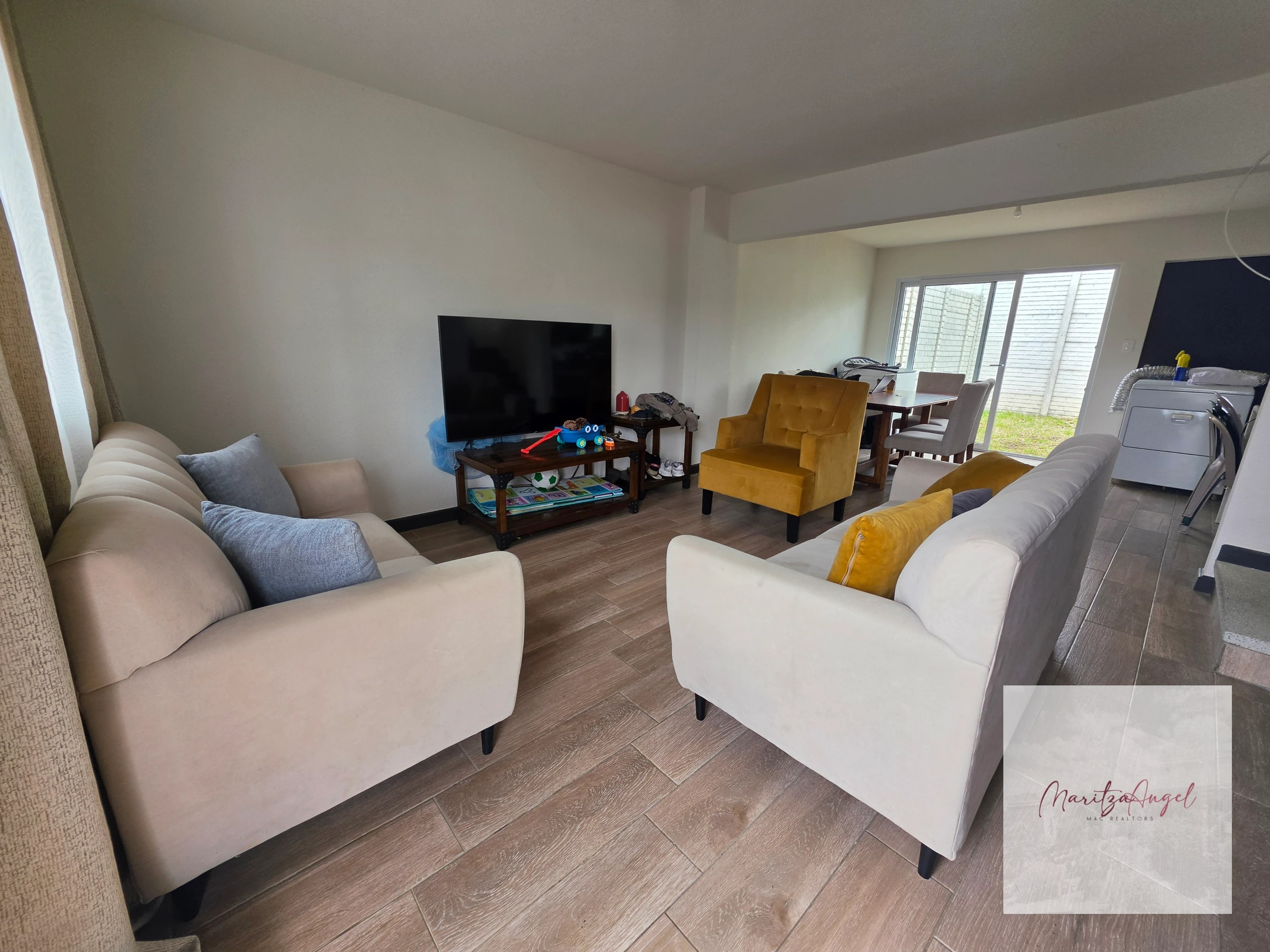 VENTA DE CASA EN CONDADO ALMERIA, SAN JOSE PINULA . — Casa en Venta en San José Pinula, Guatemala, Ciudad — foto 2 de 15