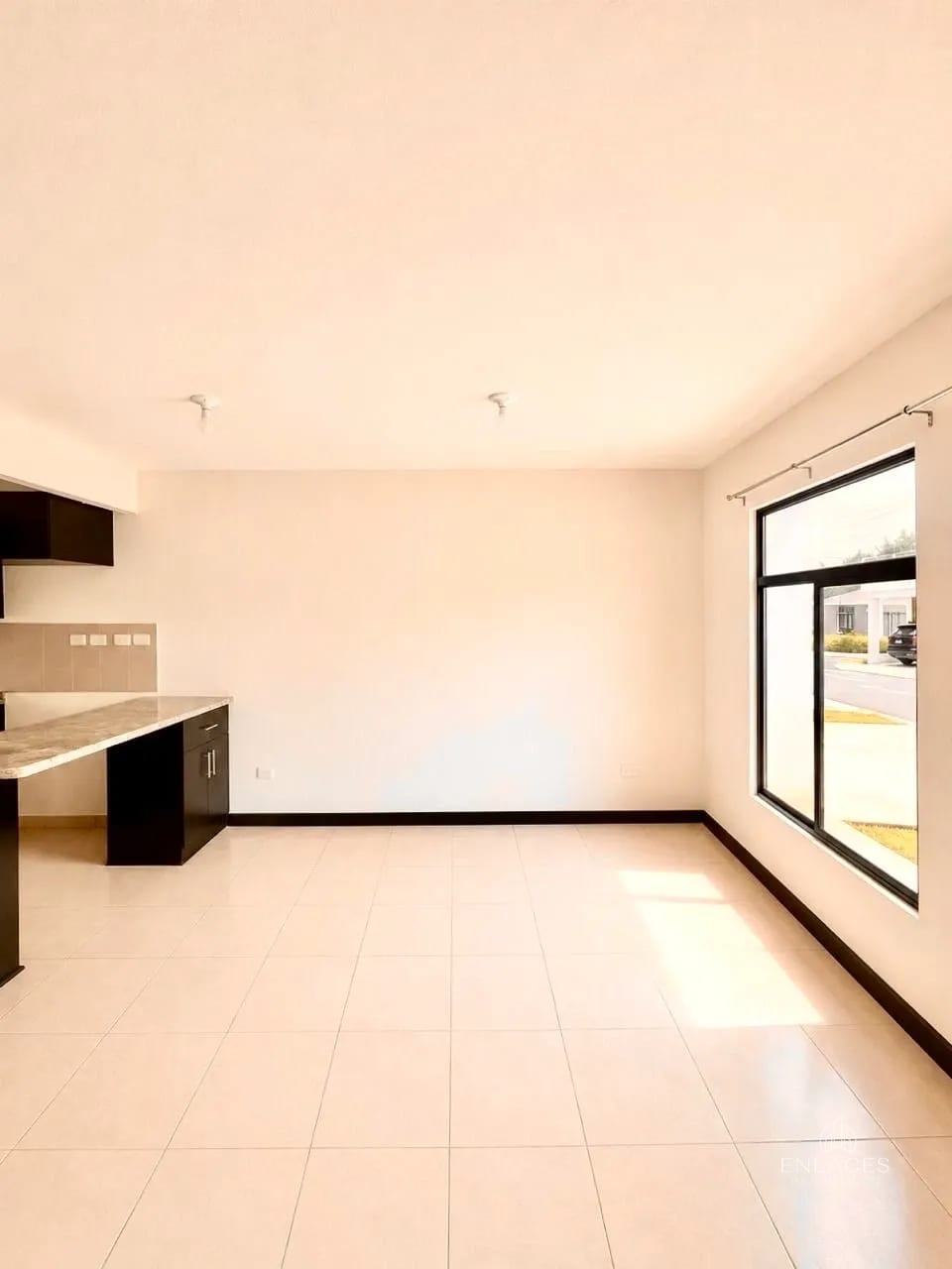 Fraijanes • Casa en Renta/Venta • Condominio La Foret de Arrazola — Casa en Alquiler en Fraijanes, Carretera a El Salvador, Guatemala, Ciudad — foto 2 de 13
