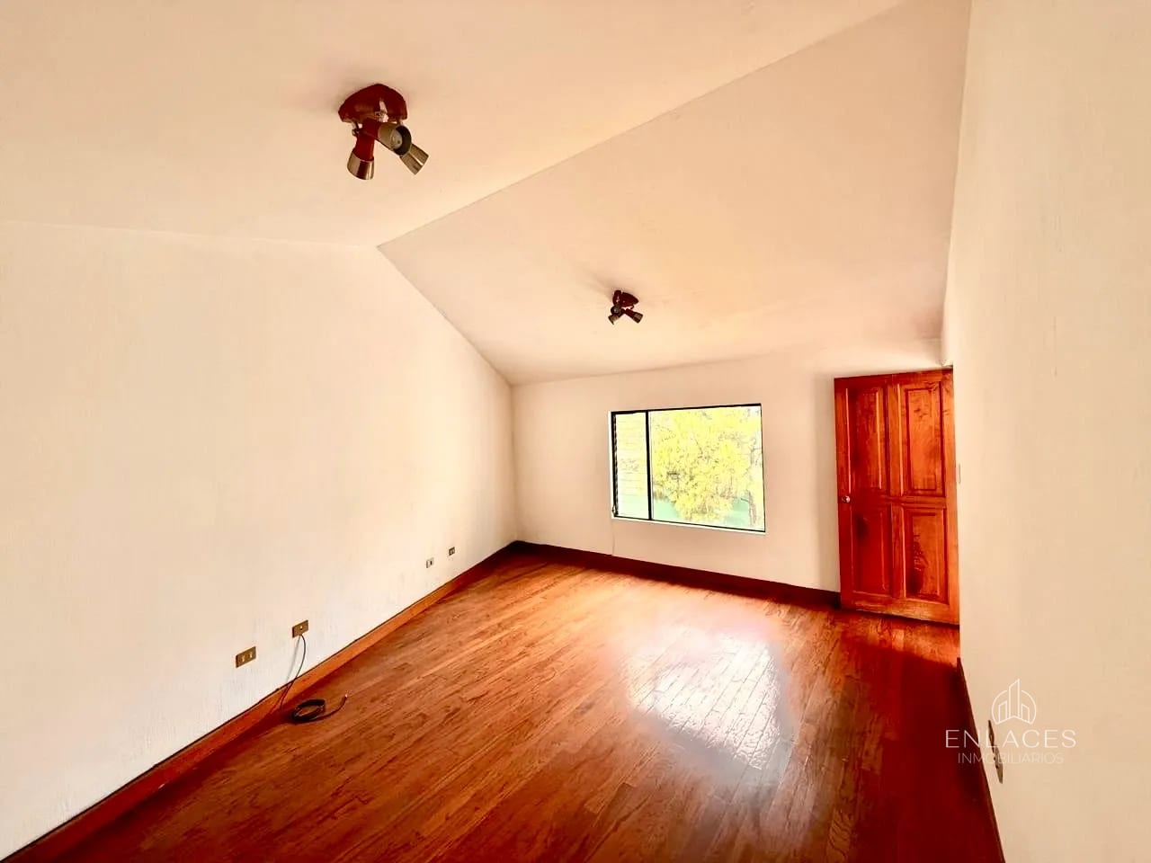 Km 12 CAES • Casa en Venta • Condominio La Encantada — Casa en Venta en La Encantada, Carretera a El Salvador, Guatemala, Ciudad — foto 7 de 14
