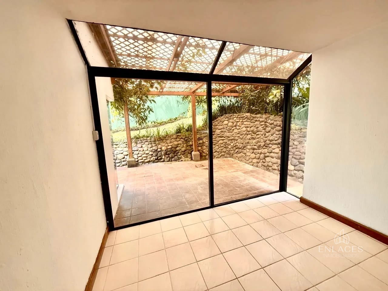 Km 12 CAES • Casa en Venta • Condominio La Encantada — Casa en Venta en La Encantada, Carretera a El Salvador, Guatemala, Ciudad — foto 6 de 14