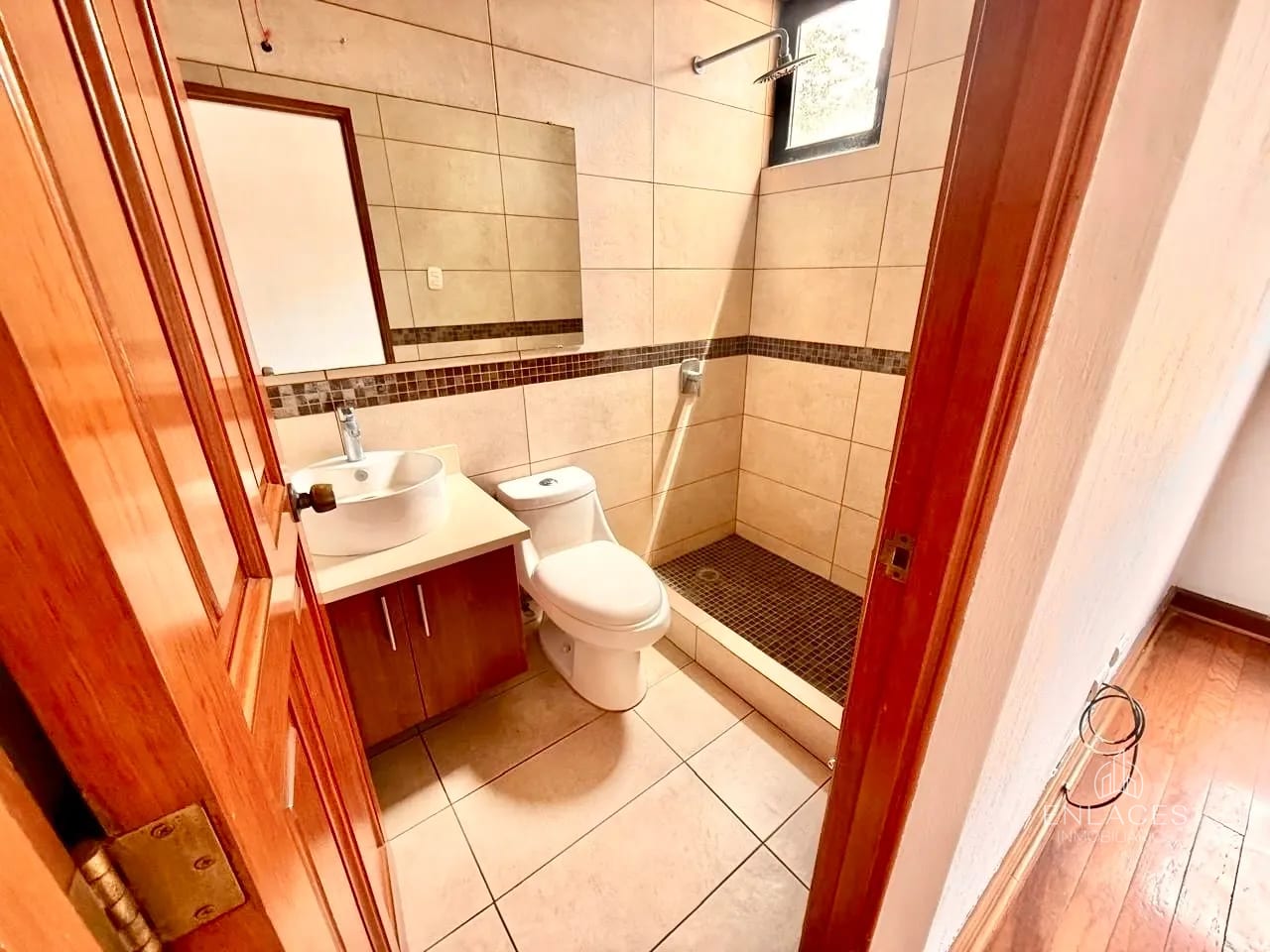Km 12 CAES • Casa en Venta • Condominio La Encantada — Casa en Venta en La Encantada, Carretera a El Salvador, Guatemala, Ciudad — foto 13 de 14