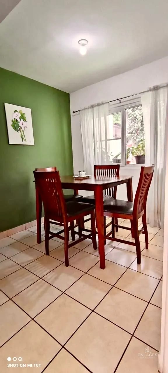 Zona 4 de Mixco • Casa en Venta • Condominio Condado San Nicolás — Casa en Venta en Condado San Nicolás, Zona 4 Mixco, Guatemala, Ciudad — foto 3 de 16