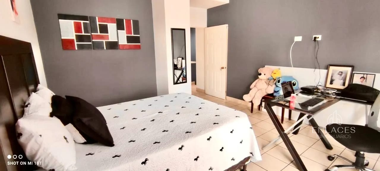 Zona 4 de Mixco • Casa en Venta • Condominio Condado San Nicolás — Casa en Venta en Condado San Nicolás, Zona 4 Mixco, Guatemala, Ciudad — foto 7 de 16