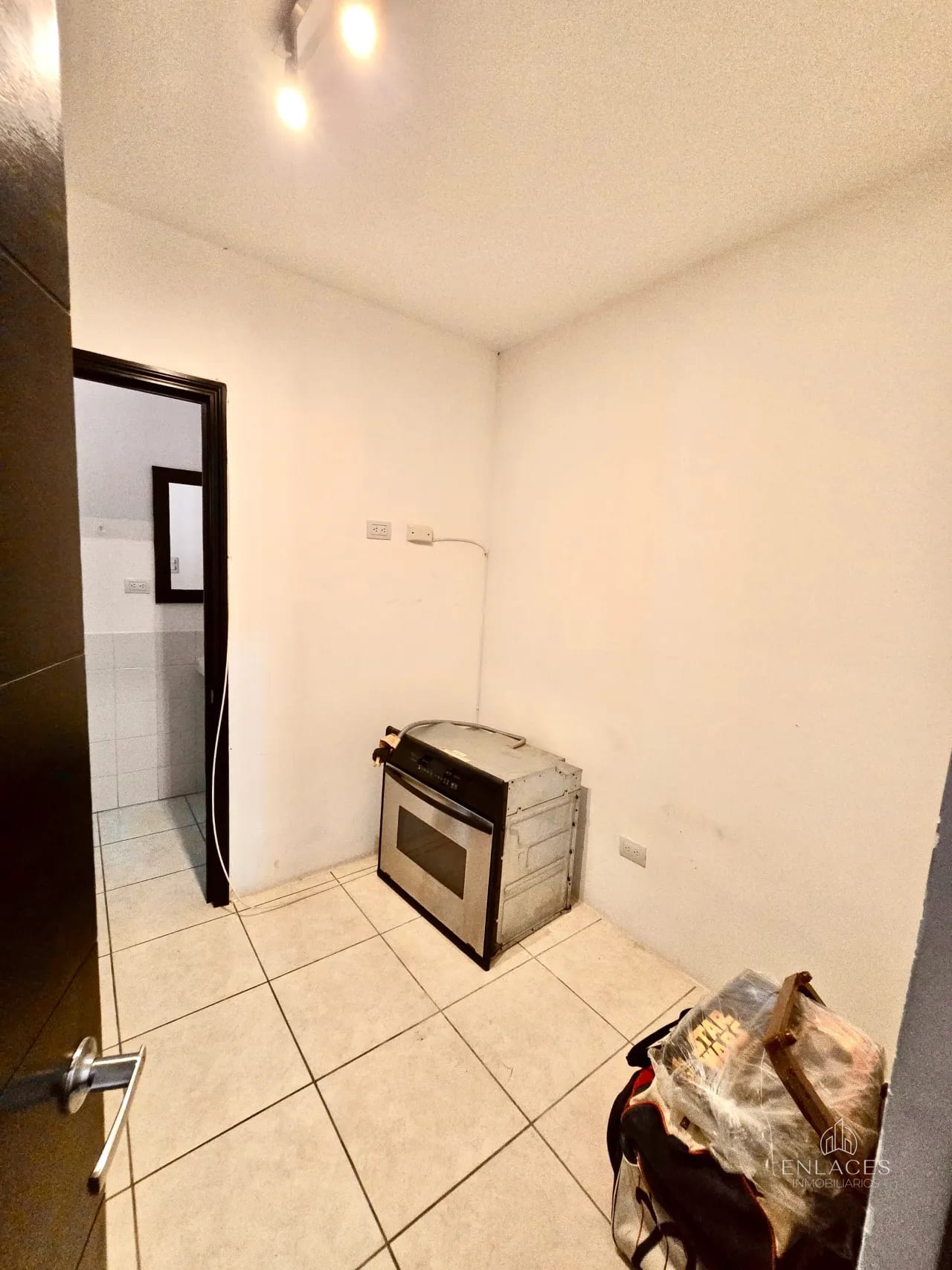 Zona 16 • Casa en Venta • Condominio Vistas de San Isidro — Casa en Venta en Zona 16, Guatemala, Ciudad — foto 9 de 15