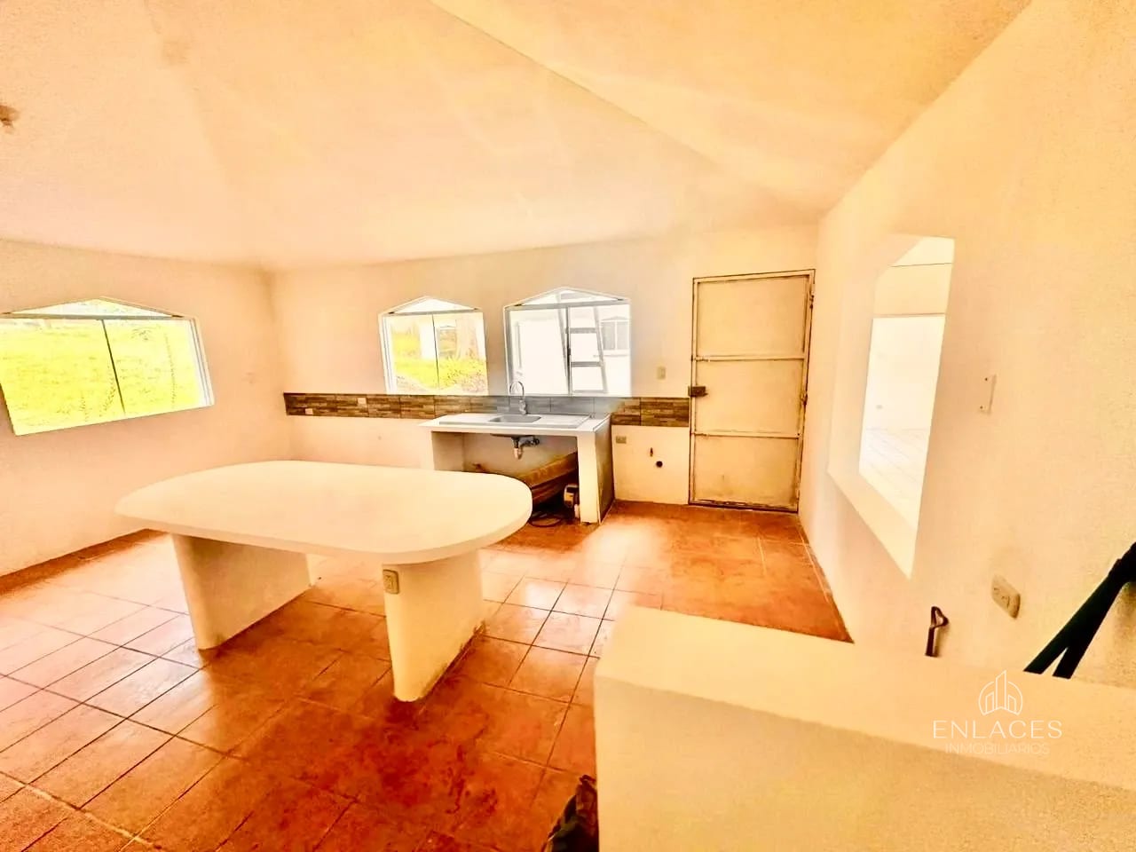 Km 16.5 CAES • Casa en Venta • Residencial Lomas de San Rafael — Casa en Venta en Lomas de San Rafael, Carretera a El Salvador, Guatemala, Ciudad — foto 3 de 16