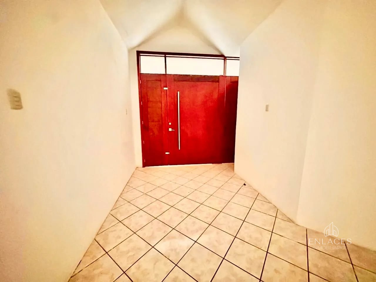 Km 16.5 CAES • Casa en Venta • Residencial Lomas de San Rafael — Casa en Venta en Lomas de San Rafael, Carretera a El Salvador, Guatemala, Ciudad — foto 13 de 16