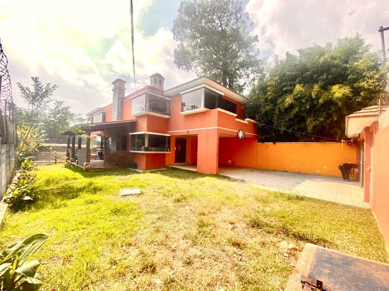 Km 16.5 CAES • Casa en Venta • Residencial San Antonio — Casa en Venta en San Antonio, Carretera a El Salvador, Guatemala, Ciudad — foto 1 de 12