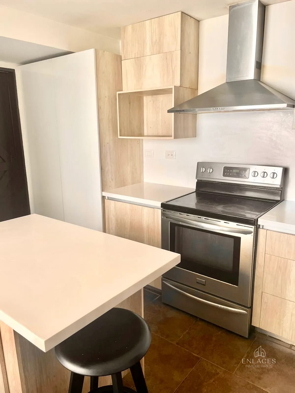Km 21.5 CAES • Casa en Venta • Condominio Cumbres de la Arboleda — Casa en Venta en Cumbres de La Arboleda, Carretera a El Salvador, Guatemala, Ciudad — foto 2 de 17