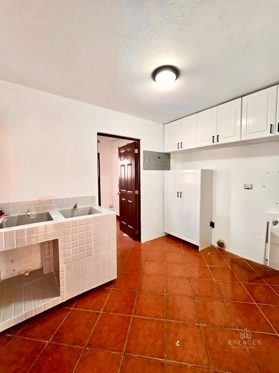 Km 16 CAES • Casa en Venta • Valles de Napa — Casa en Venta en Valles de Napa, Carretera a El Salvador, Guatemala, Ciudad — foto 4 de 14