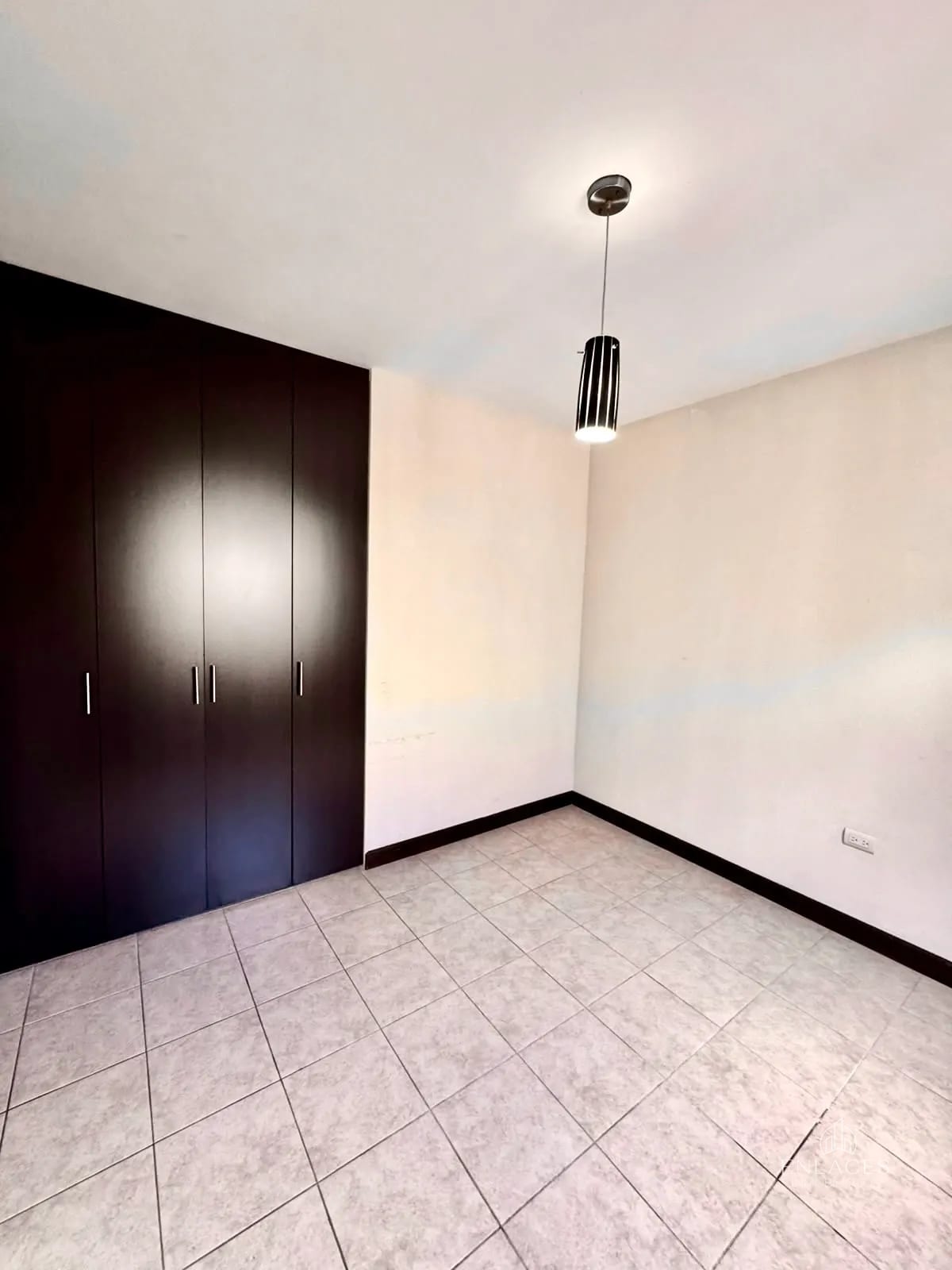 Km 18.5 CAES • Casa en Renta • Condominio Bosques de Arrazola — Casa en Alquiler en Bosques de Arrazola, Carretera a El Salvador, Guatemala, Ciudad — foto 15 de 17