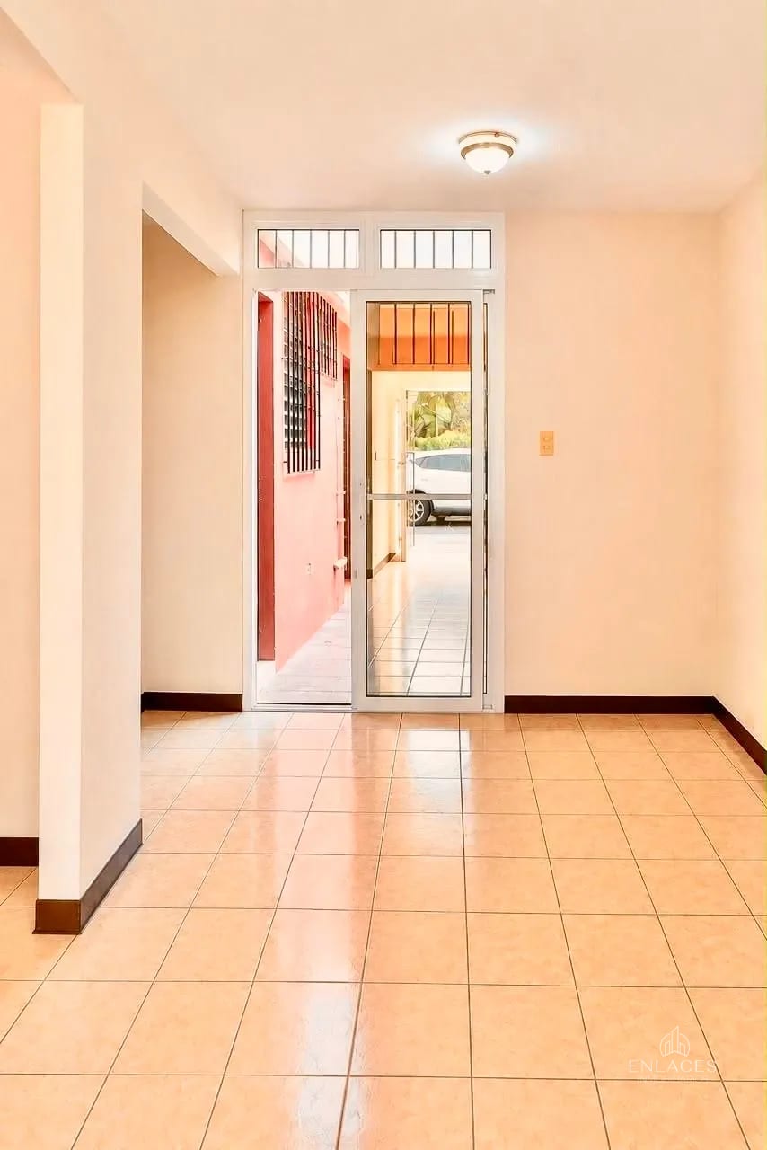 Villa Nueva • Casa en Venta • Colinas de Monte María Sur — Casa en Venta en Villa Nueva, Guatemala, Ciudad — foto 2 de 12