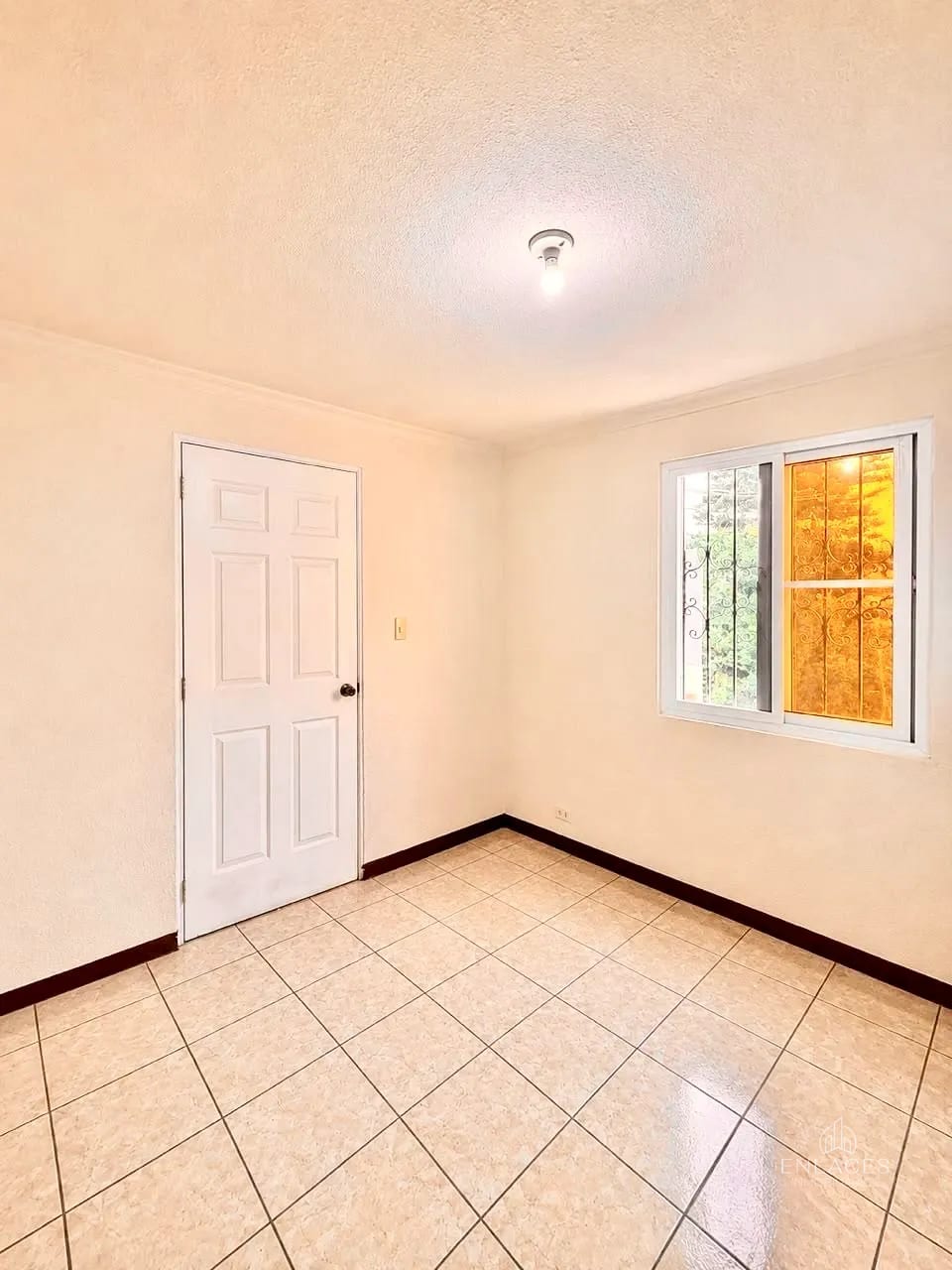 Villa Nueva • Casa en Venta • Colinas de Monte María Sur — Casa en Venta en Villa Nueva, Guatemala, Ciudad — foto 9 de 12