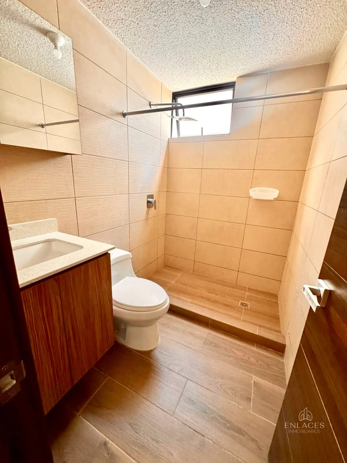 Zona 16 • Casa en Venta • Residencial Home16 — Casa en Venta en Home 16, Zona 16, Guatemala, Ciudad — foto 15 de 17