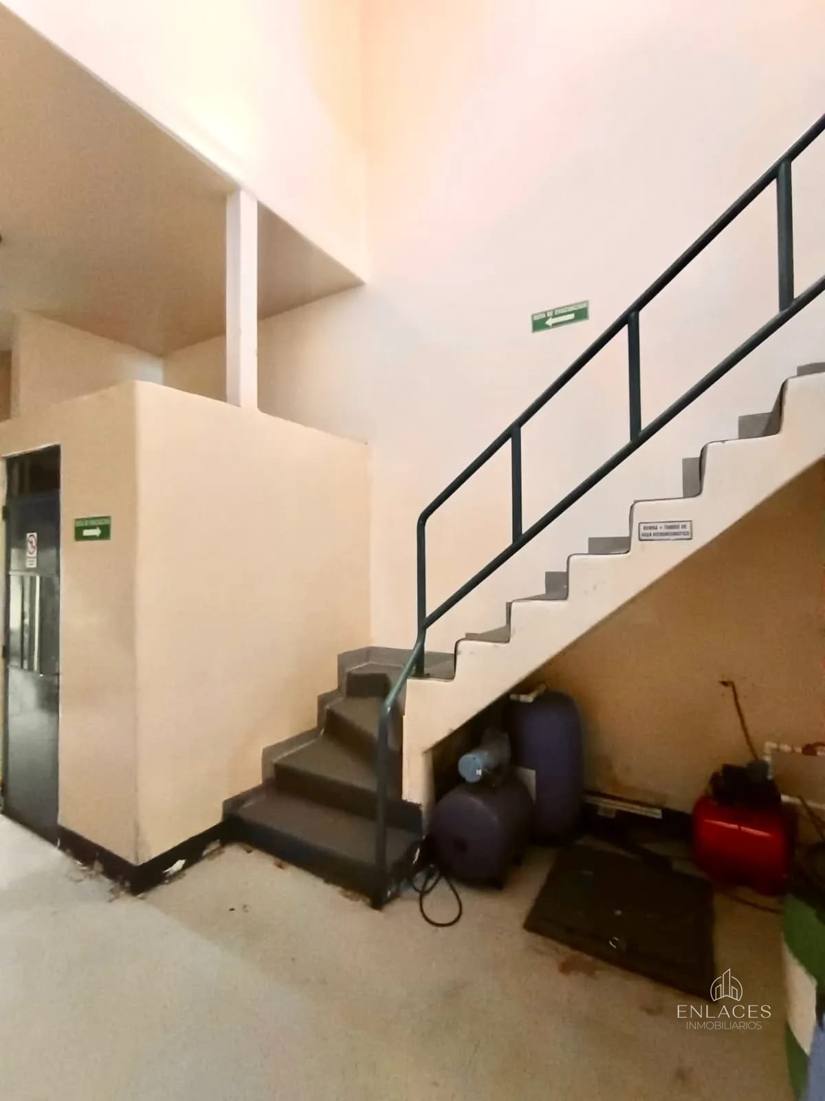 Zona 5 • Casa para Uso Comercial en Renta • Fuera de garita — Casa en Alquiler en Zona 5, Guatemala, Ciudad — foto 3 de 16