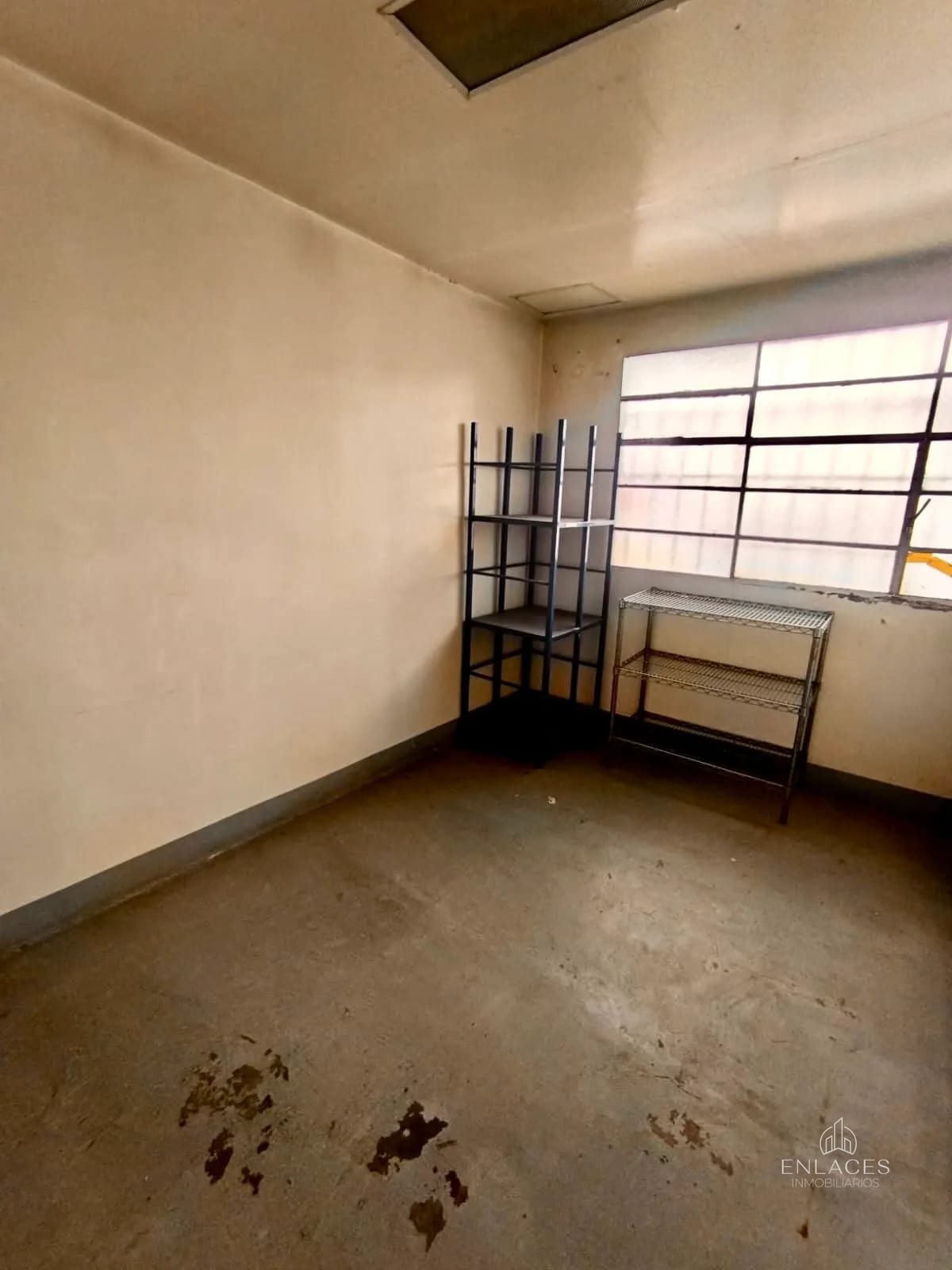 Zona 5 • Casa para Uso Comercial en Renta • Fuera de garita — Casa en Alquiler en Zona 5, Guatemala, Ciudad — foto 9 de 16