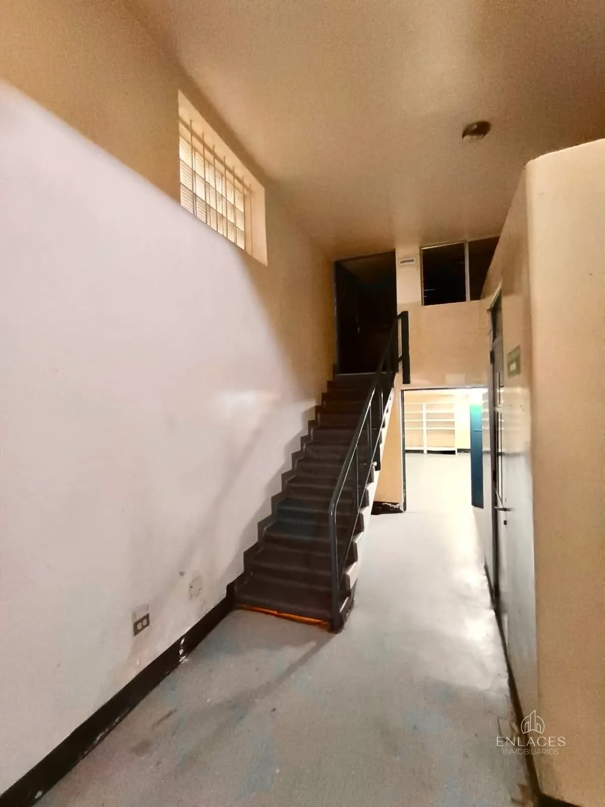 Zona 5 • Casa para Uso Comercial en Renta • Fuera de garita — Casa en Alquiler en Zona 5, Guatemala, Ciudad — foto 12 de 16