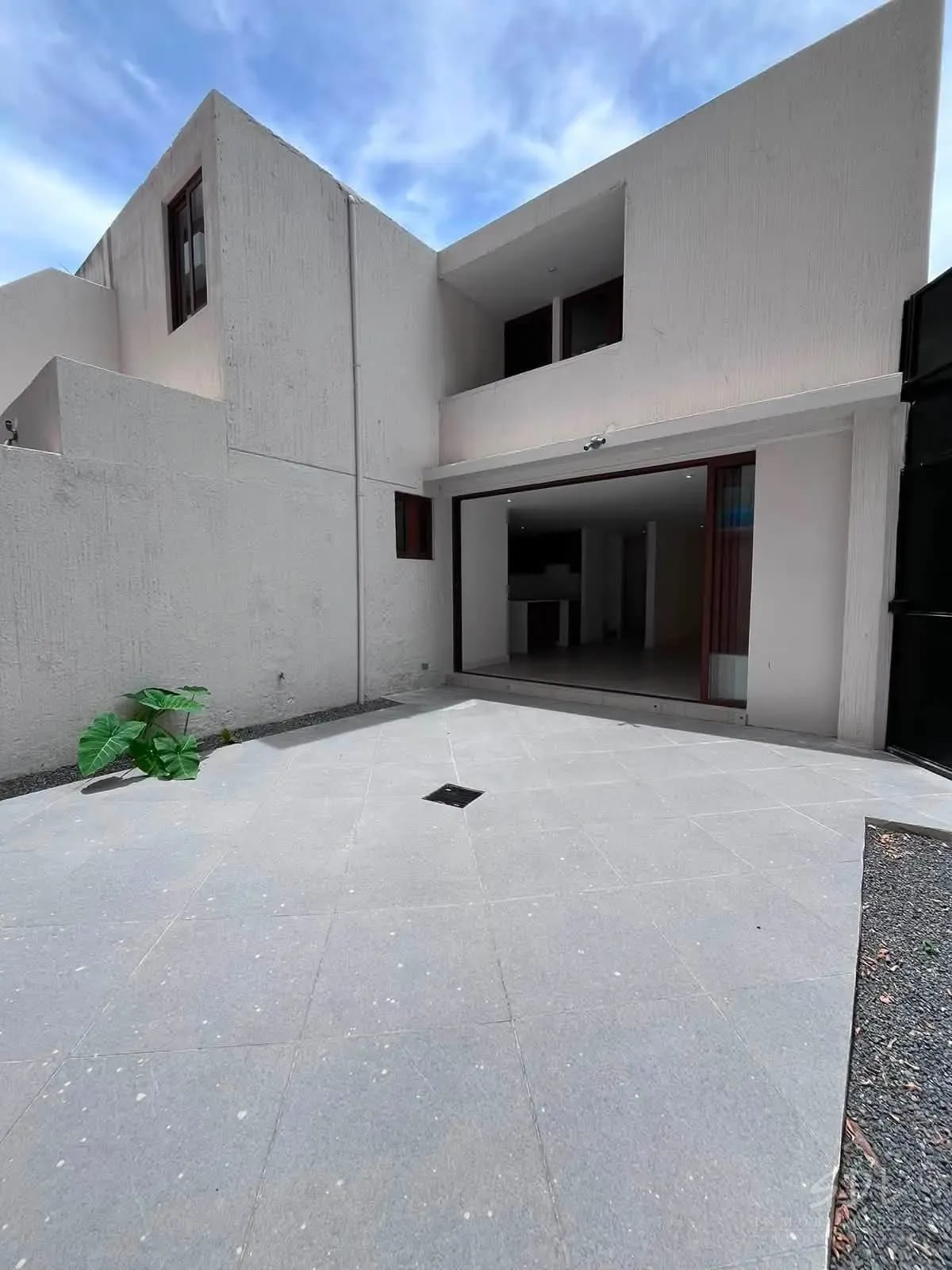 Zona 10 — Casa en Venta en Zona 10, Guatemala, Ciudad — foto 6 de 8
