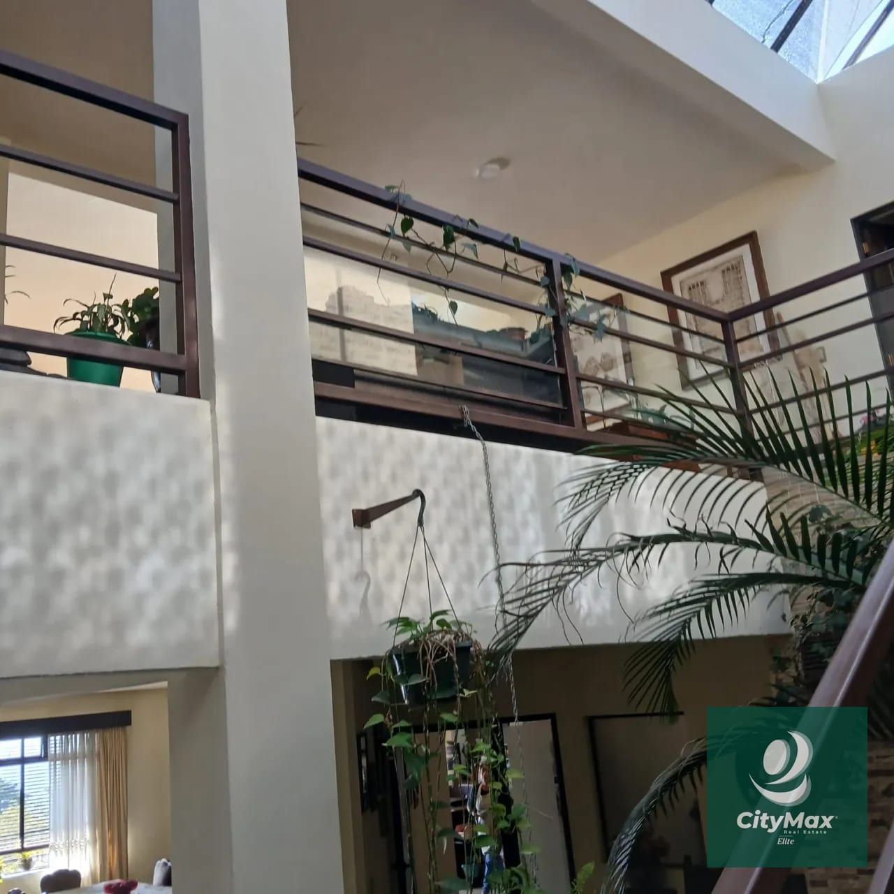 Espectacular casa en Condominio Residencial en Santa Catarina Pinula, Bellas Luces — Casa en Venta en Bellas Luces, Santa Catarina Pinula, Guatemala, Ciudad — foto 9 de 10