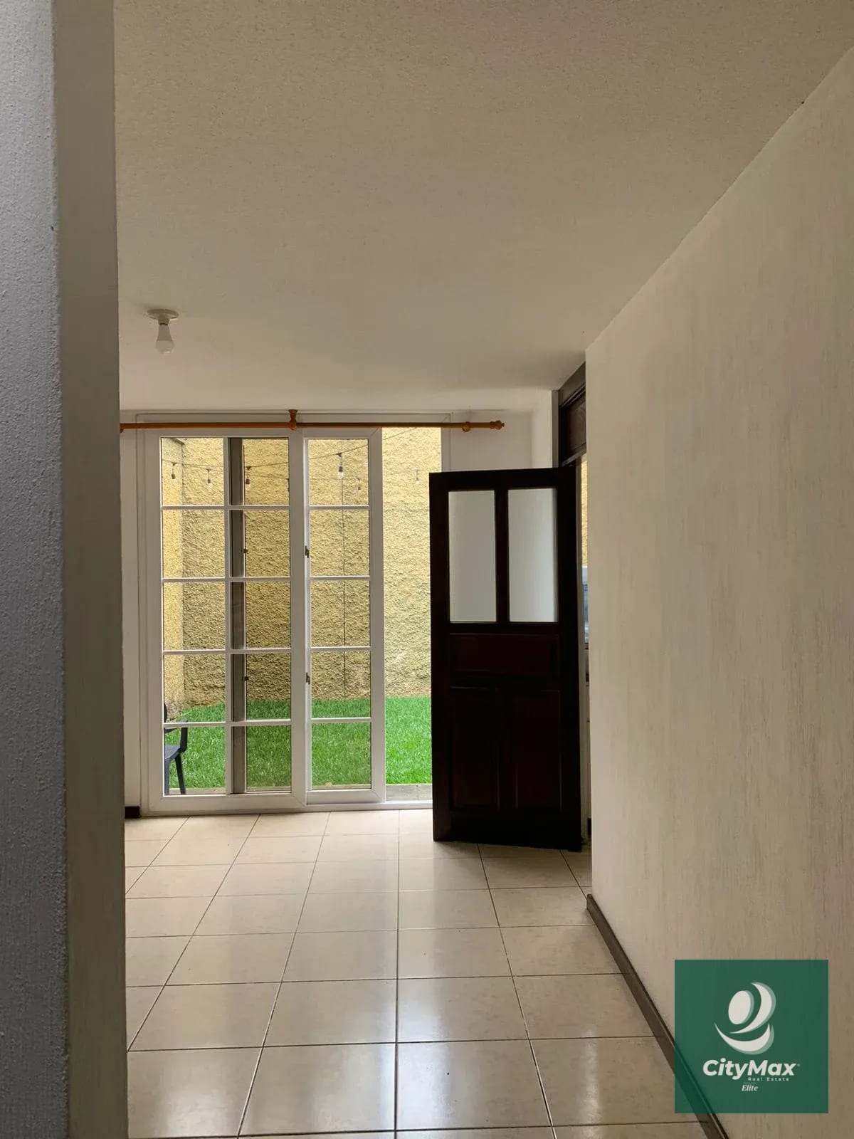 Casa en Venta - KM 16 Carretera a el Salvador — Casa en Venta en Santa Monica III, Carretera a El Salvador, Guatemala, Ciudad — foto 2 de 14