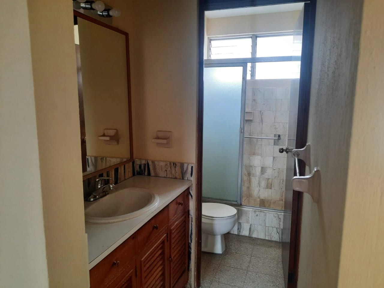 Casa en Mariscal Zona 11 — Casa en Alquiler en Zona 11, Guatemala, Ciudad — foto 7 de 10