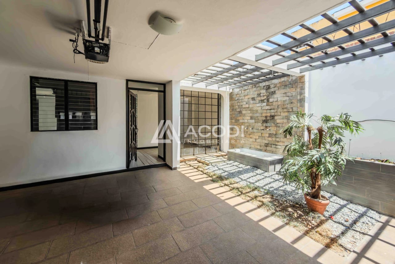 Casa en Zona 12 — Casa en Venta en Zona 12, Guatemala, Ciudad — foto 2 de 10