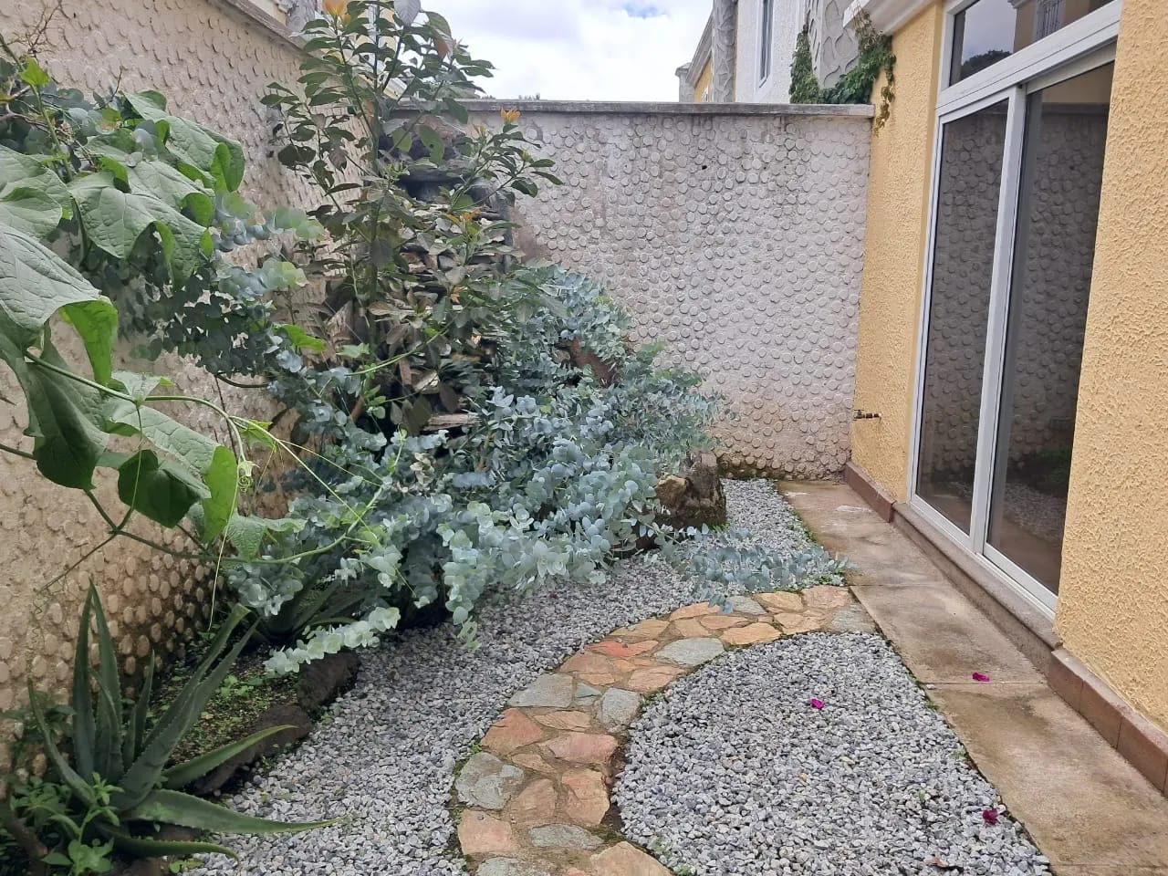 Townhouse en San Lucas Sacatepéquez — Casa en Venta en San Lucas Sacatepéquez, Sacatepéquez — foto 4 de 10