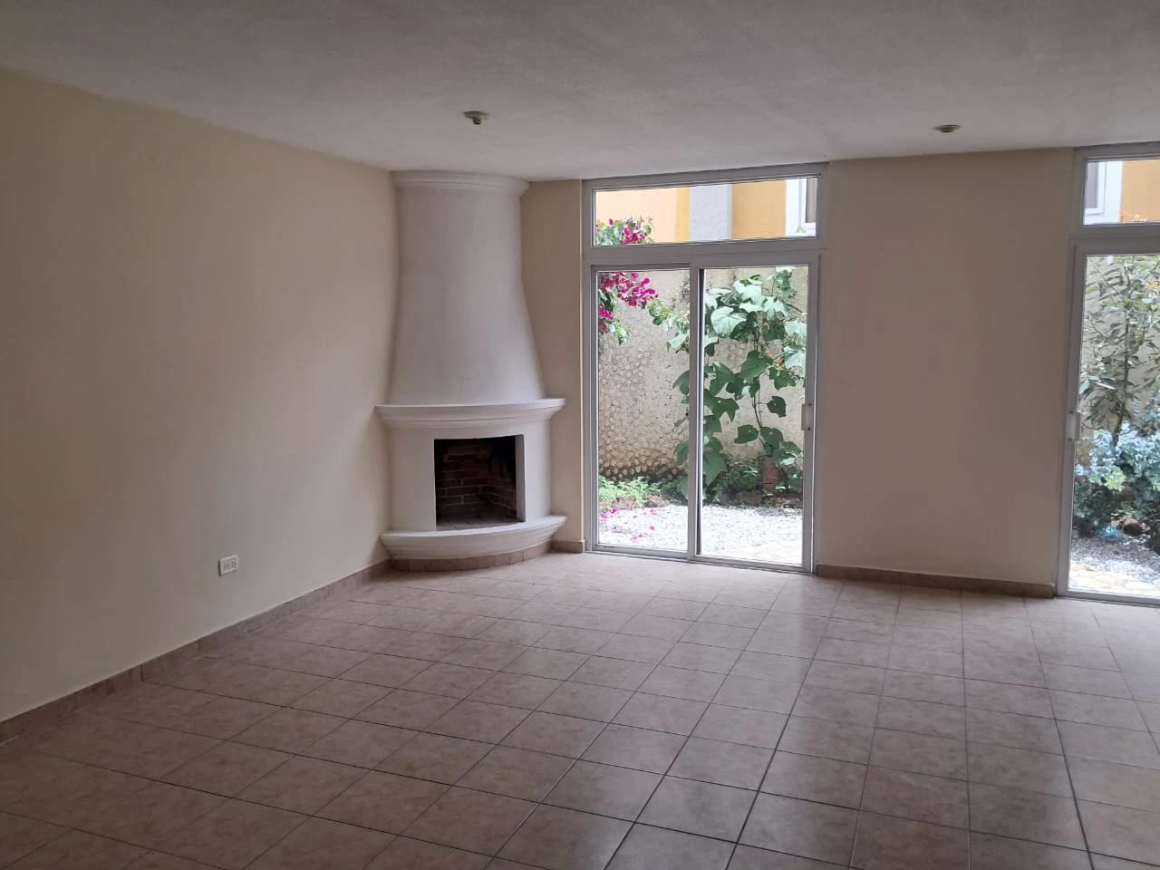 Townhouse en San Lucas Sacatepéquez — Casa en Venta en San Lucas Sacatepéquez, Sacatepéquez — foto 8 de 10