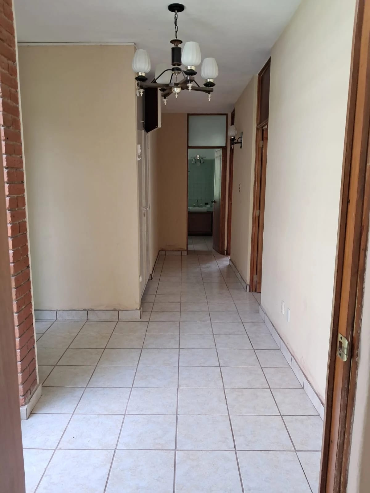 Casa de un nivel en Zona 10 — Casa en Alquiler en Zona 10, Guatemala, Ciudad — foto 4 de 12