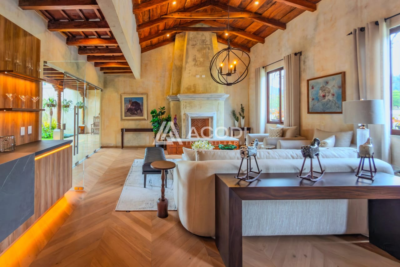 Casa de un nivel amueblada en Antigua Guatemala — Casa en Venta en Antigua, Sacatepéquez — foto 2 de 10