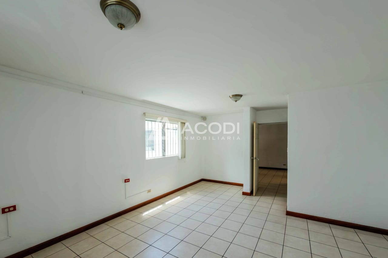 Casa comercial en Zona 13 — Casa en Alquiler en Zona 10, Guatemala, Ciudad — foto 3 de 10