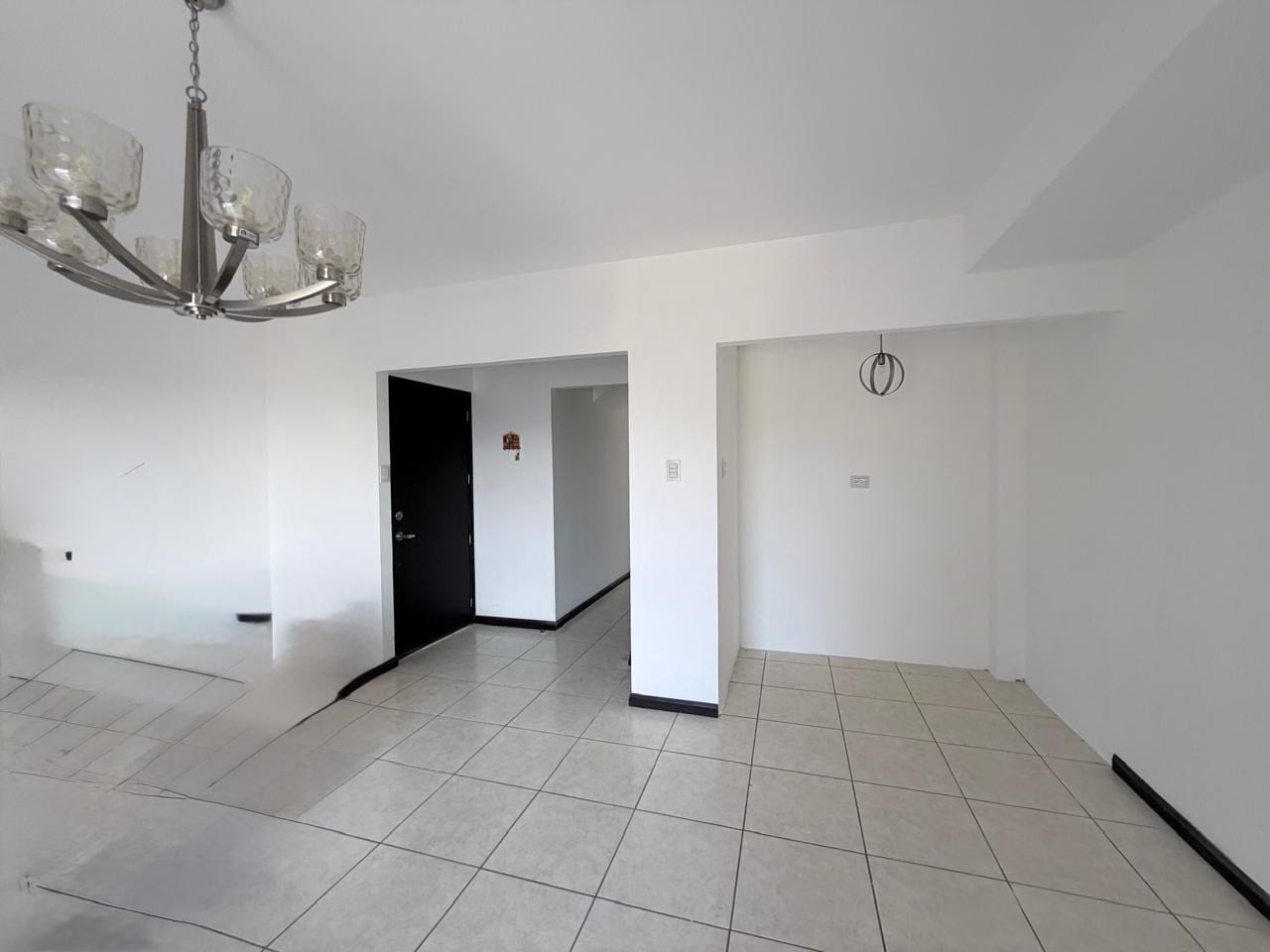 EXCLUSIVA CASA EN VENTA VISTAS DE SAN ISIDRO 3 ZONA 16 — Casa en Venta en Vistas de San Isidro, Zona 16, Guatemala, Ciudad — foto 4 de 13
