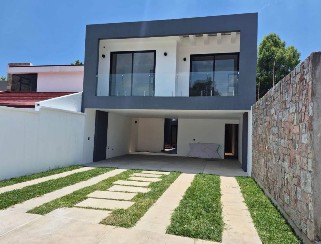 HERMOSA PROPIEDAD EN RESIDENCIAL EL TAJÍN LM 18 CARRETERAL AL SALVADOR UNA PROPIEDAD ÚNICA — Casa en Venta en El Tajin, Carretera a El Salvador, Guatemala, Ciudad — foto 1 de 10