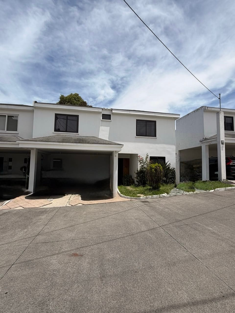 DISPONIBLE EN RENTA CASA EN CIUDAD SAN CRISTOBAL A MOCOS PASOS DEL BULEVAR PRINCIPAL — Casa en Alquiler en Zona 8 Mixco, Guatemala, Ciudad — foto 1 de 17