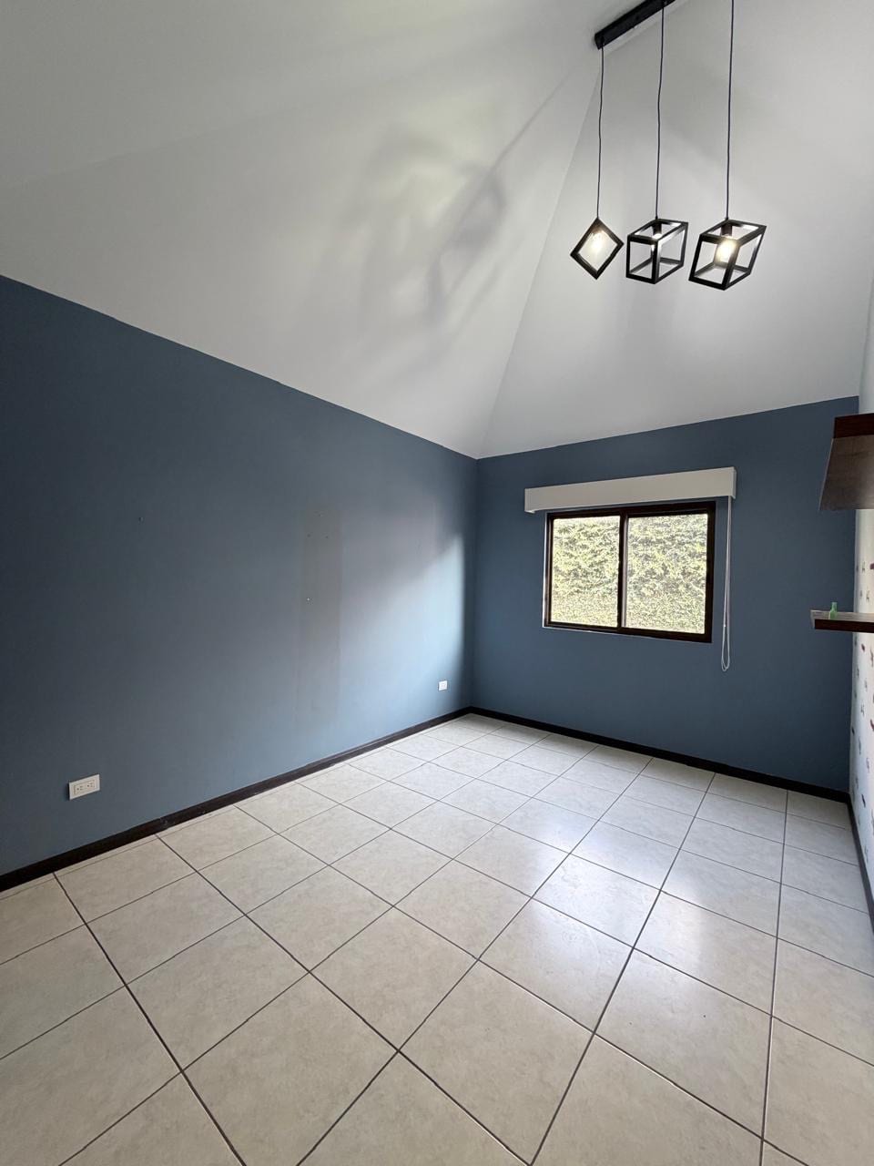 HERMOSA CASA EN VENTA ! VISTAS DE SAN ISIDRO A UN EXCELENTE PRECIO AGENDA HOY TU VISITA — Casa en Venta en Vistas de San Isidro, Zona 16, Guatemala, Ciudad — foto 10 de 17