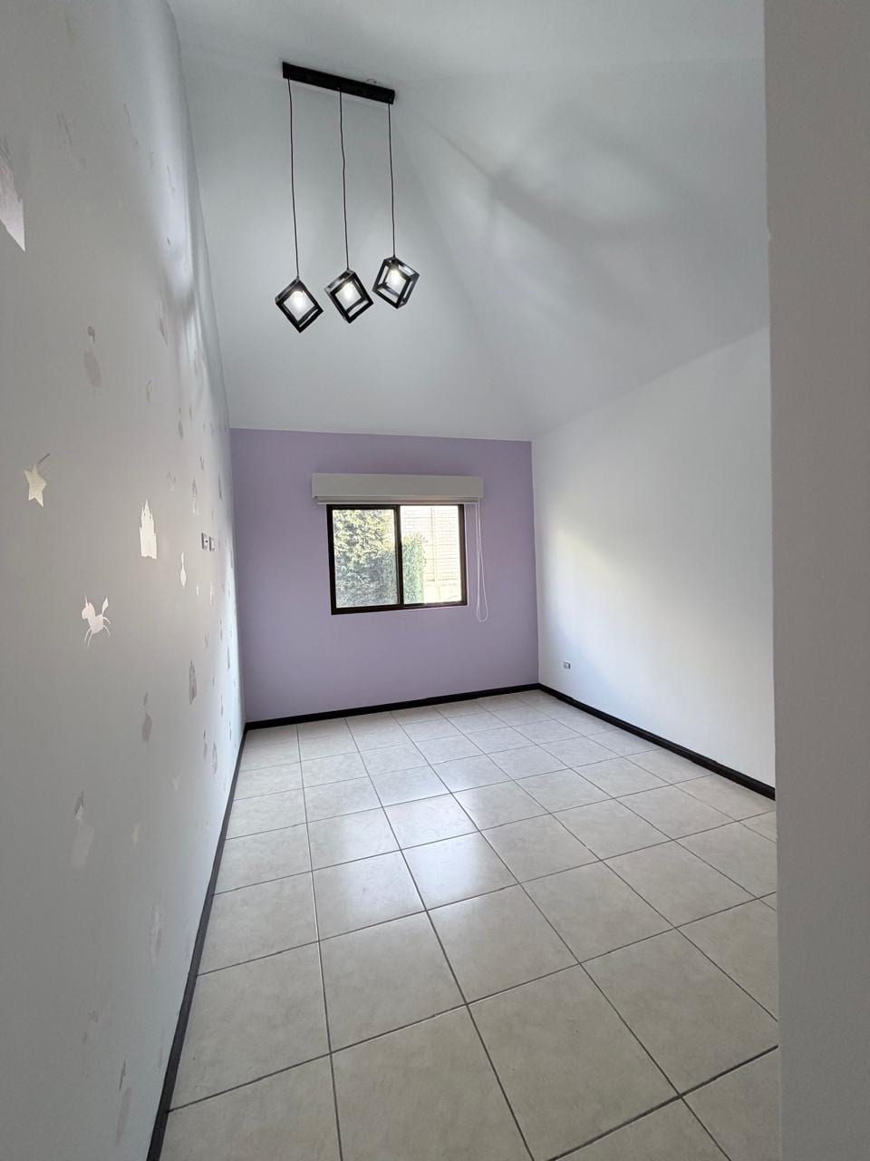 HERMOSA CASA EN VENTA ! VISTAS DE SAN ISIDRO A UN EXCELENTE PRECIO AGENDA HOY TU VISITA — Casa en Venta en Vistas de San Isidro, Zona 16, Guatemala, Ciudad — foto 12 de 17