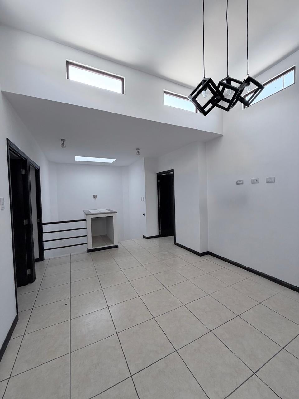 HERMOSA CASA EN VENTA ! VISTAS DE SAN ISIDRO A UN EXCELENTE PRECIO AGENDA HOY TU VISITA — Casa en Venta en Vistas de San Isidro, Zona 16, Guatemala, Ciudad — foto 16 de 17
