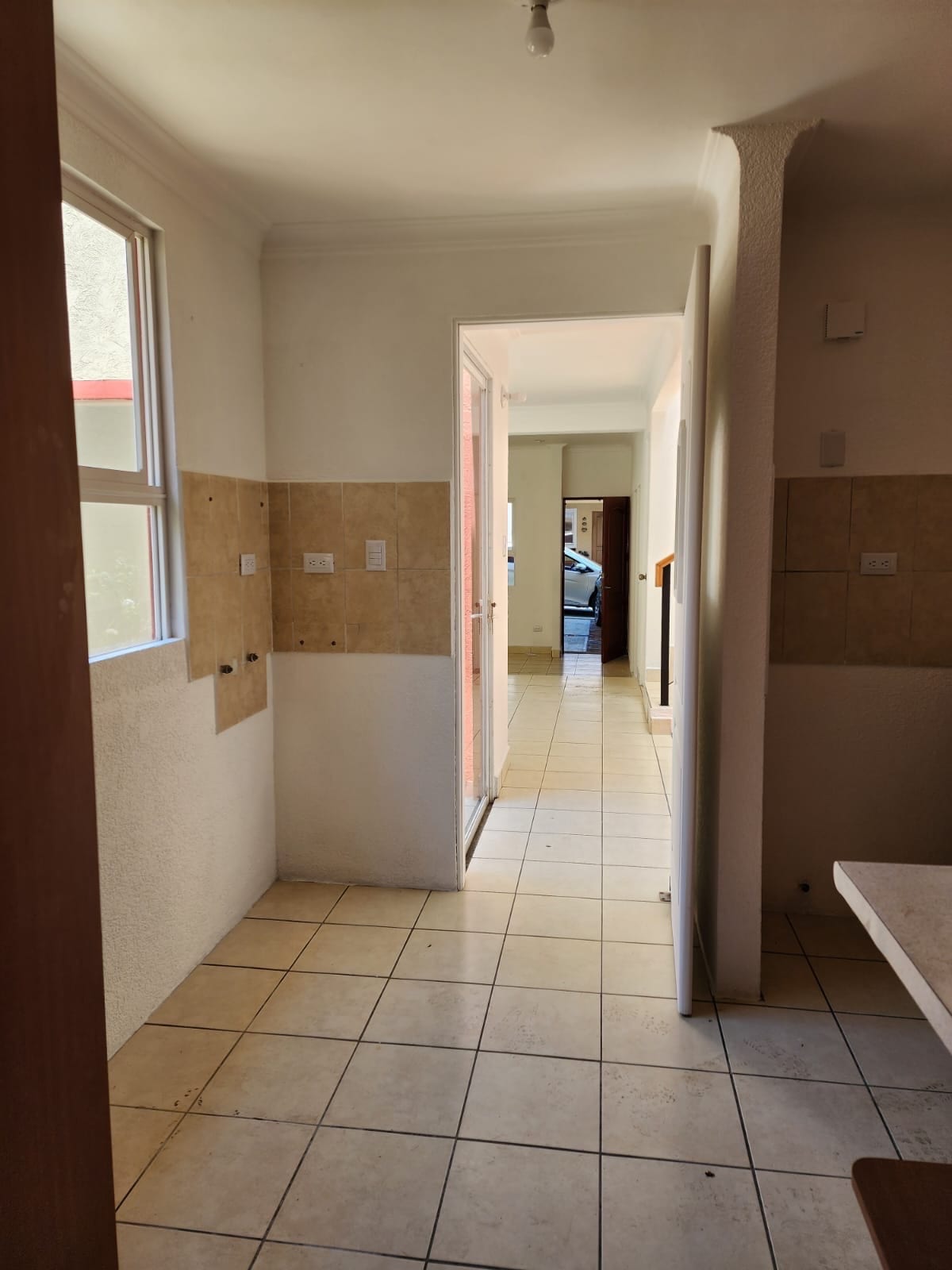 LINDA CASA EN VENTADE 4 HABITACIONES MÁS ESTUDIO EN BOSQUES DEL MIRADOR SAN CRISTOBAL — Casa en Venta en Zona 8 Mixco, Guatemala, Ciudad — foto 10 de 14