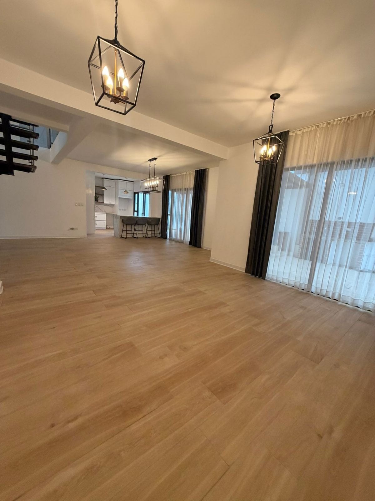 HERMOSA CASA EN CONDOMINIO REAL DEL BOSQUE SECTOR A1/A9 CIUDAD SAN CRISTOBAL POR WALMART — Casa en Venta en Zona 8 Mixco, Guatemala, Ciudad — foto 5 de 16