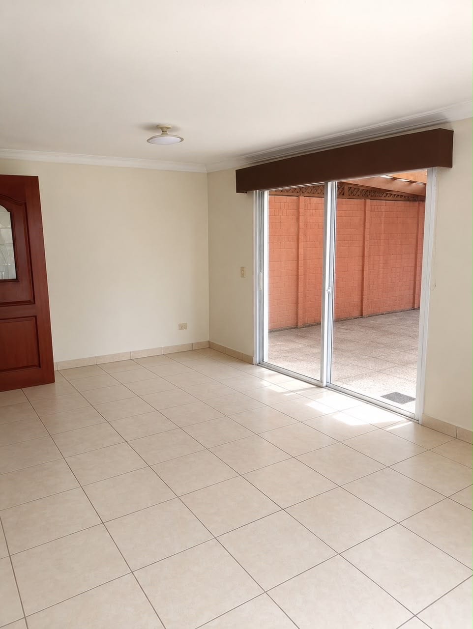 Alquilo Vendo Casa en Prados de San Ceistobal Estilo Roma con Loft — Casa en Alquiler en Prados de San Cristóbal, Zona 8 Mixco, Guatemala, Ciudad — foto 4 de 9