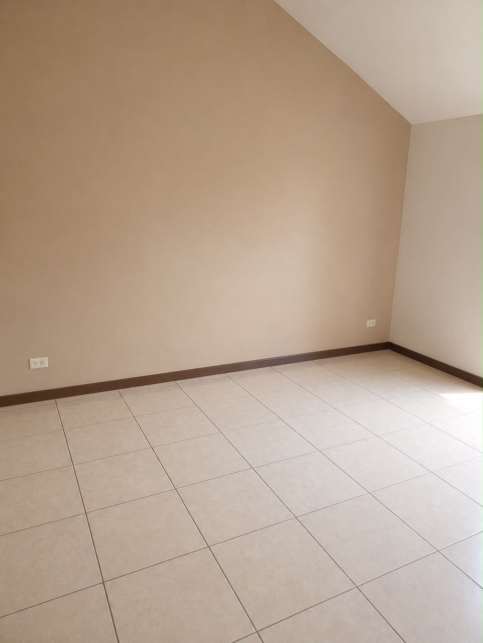 Alquilo Vendo Casa en Prados de San Ceistobal Estilo Roma con Loft — Casa en Alquiler en Prados de San Cristóbal, Zona 8 Mixco, Guatemala, Ciudad — foto 9 de 9