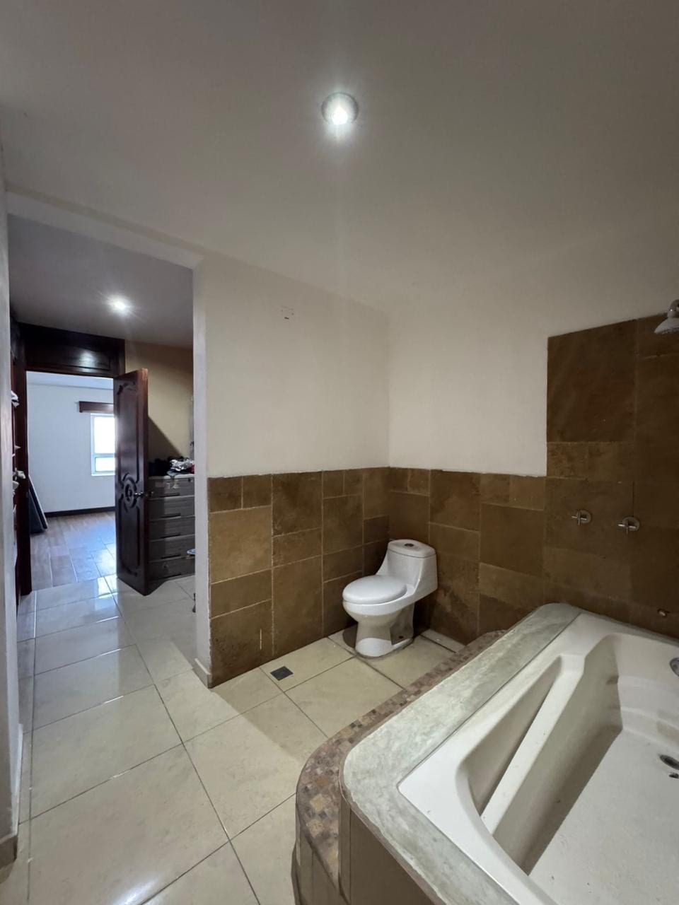 Hermosa Residencia en Venta Lomas del Bosque, el Naranjo — Casa en Venta en Condado Naranjo, Zona 4 Mixco, Guatemala, Ciudad — foto 9 de 13